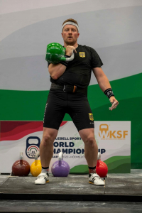 Torsten Baltz ging im Halbmarathon Jerk ein weiteres Mal an den Start, stellte einen neuen deutschen Rekord auf und sicherte sich die Bronzemedaille.